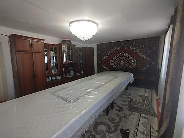 Продажа коттеджей и домов: Срочно продается двухэтажный дом со всеми удобствами, на первом этаже — 1