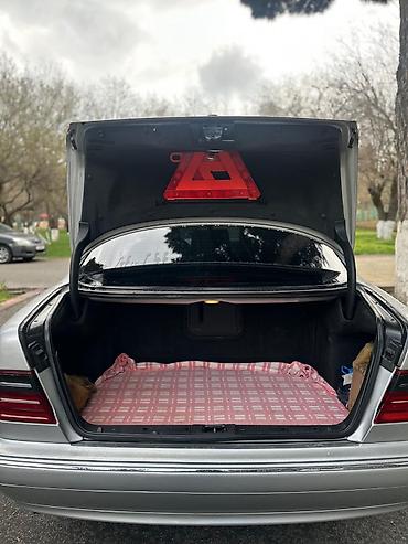 w210 sükan: Mercedes-Benz E-Class: 2.2 l | 1999 il Sedan — 6