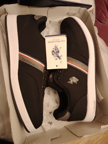 высокие мужские мокасины: U.S. Polo Assn. kişi idman ayaqqabısı - Rəng: qara, ağ altlıqla -