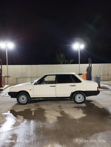 VAZ (LADA): VAZ (LADA) 21099: 1.6 l | 1996 il Sedan — 5