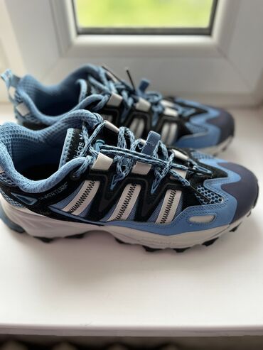 Кроссовки и спортивная обувь: Мужские кроссовки Adidas Hyperturf . Не подошел размер. Состояние