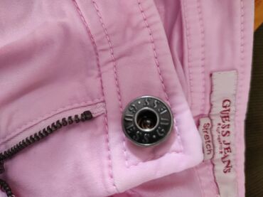 Pantalone: Guess puder roze,nove,s,7/8 — 8