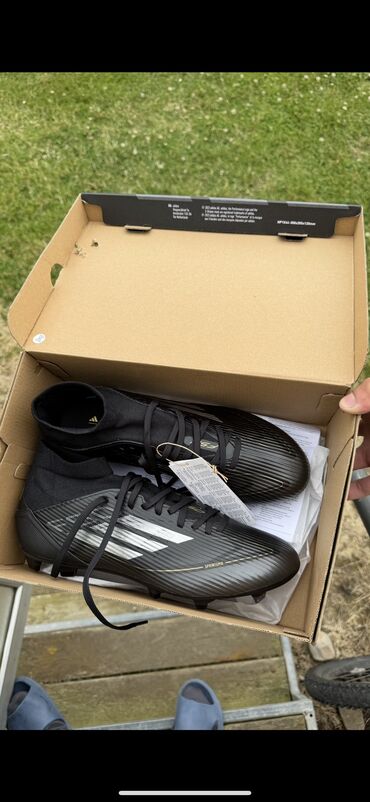художественная литература: Продаю бутсы Adidas F50 сам носил пару раз Состояние почти новое