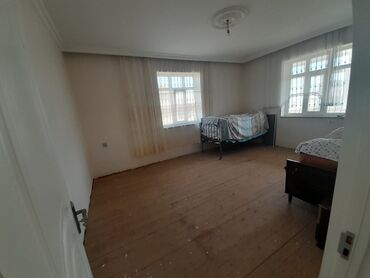 Həyət evləri və villaların satışı: 5 otaqlı, 240 kv. m, Orta təmir — 28