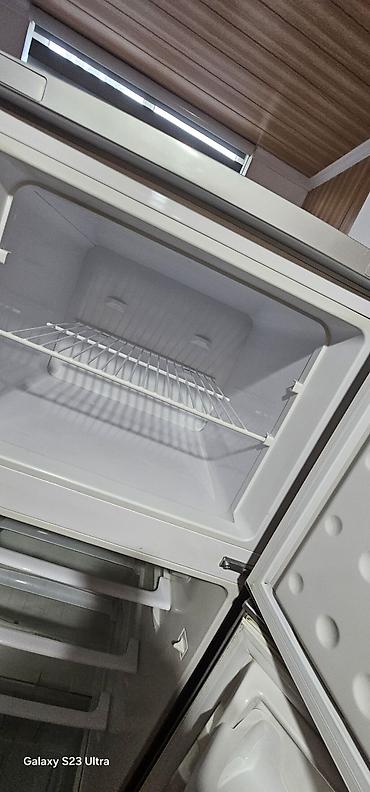 старые холодильник: Холодильник Beko, Б/у, Двухкамерный — 4