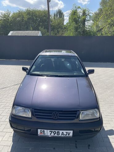 продаю или меняю с доплатой мне: Volkswagen Vento: 1993 г., 1.8 л, Механика, Бензин, Седан