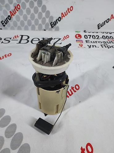 Другие автозапчасти: ** топливные насосы для различных автомобилей** Оригинальные — 4