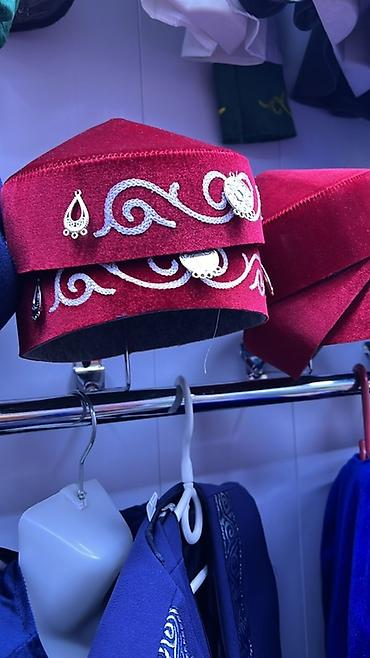 Другие головные уборы: Цвет - Бордовый — 6