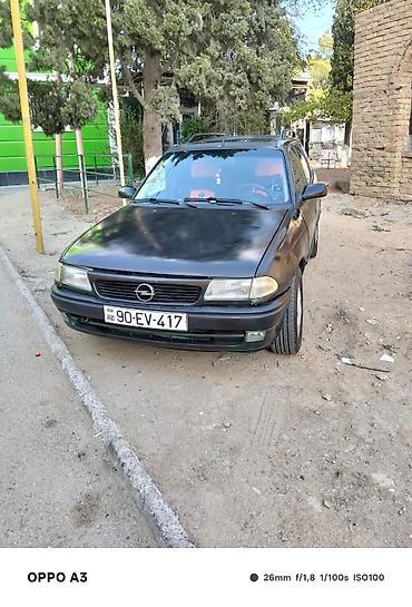 mercedes 208 d: Opel Astra: 1.6 l | 1995 il Universal — 1