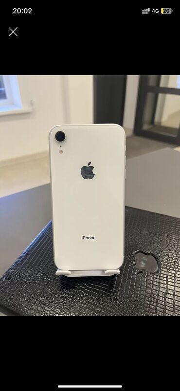 Apple iPhone: IPhone Xr, Б/у, 128 ГБ, Белый, Чехол, 80 %