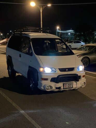 домик на колесиках: Mitsubishi Delica: 2003 г., 3 л, Автомат, Бензин, Минивэн