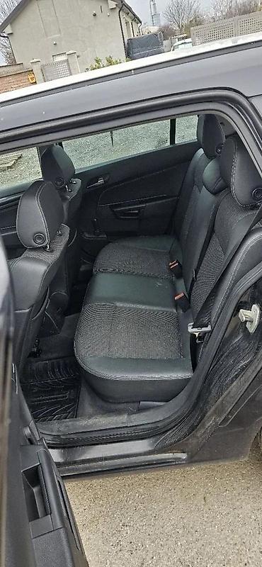 Kompletan auto u delovima: OPEL ASTRA H 1.9 DELOVI CRNA RUMA Z20R | Opel polovni delovi Opel — 3