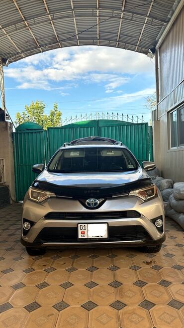 купить бу электромобиль из китая: Toyota RAV4: 2017 г., 2.5 л, Типтроник, Гибрид, Кроссовер