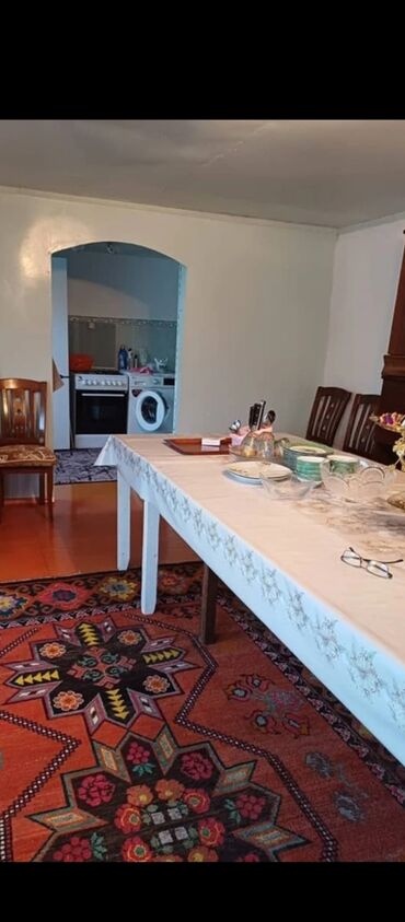 дом токмок сах завод: 75 м², 4 комнаты, Парковка, Сарай, Забор, огорожен