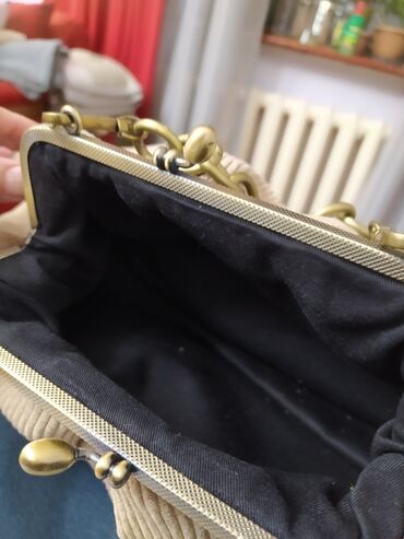 Классические сумки: Продаю новая сумочка редикюль,в бежевом цвете, х/б вельвет, бархат в at lalafo.kg — 19 Классические сумки: Продаю новая сумочка редикюль,в бежевом цвете, х/б вельвет, бархат в — 19