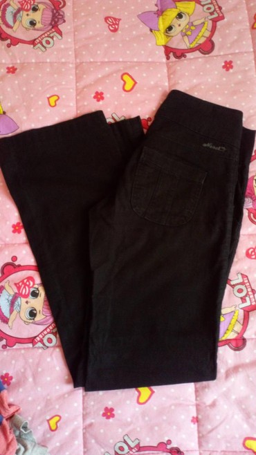 krem pantalone i crna kosulja: Normalan struk, Ravne nogavice
