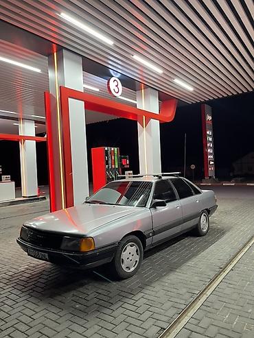на 124: Audi 100: 1988 г., Механика, Бензин, Седан — 4
