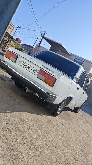 VAZ (LADA): Model: Lada 2107 Kuzov: sedan, ağ rəng Yanacaq: benzin Ötürmə — 4