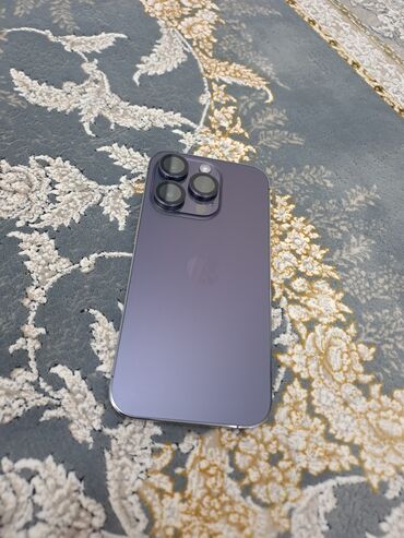 Apple iPhone: IPhone 14 Pro, Б/у, 256 ГБ, Deep Purple, Защитное стекло, Чехол, 86 %
