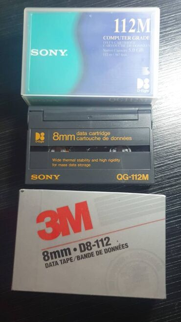 kaset: Video kameralar üçün katriclər(kasetlər). 3M və SONY firmalarının