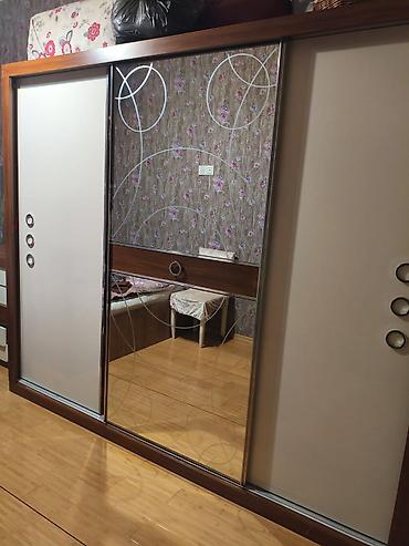Dolablar: Dolab satılır 200 manata heç bir plrablemi yoxdu cidi alıcıya endirim — 1