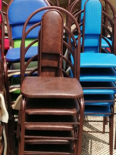 Stullar: Stullar Topdan və parakəndə satişi var. Stol stul dəstləri. Kafe üçün — 20