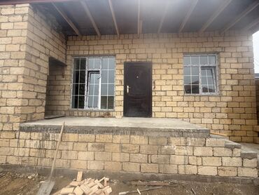 Həyət evləri və villaların satışı: Sahəsi geniş həyətyanı olan daş tikili ev. - Tikinti materialı: bərk — 5