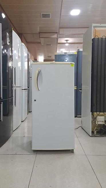 ucuz soyducular: Kompakt bir qapılı soyuducu - Rəng: ağ, yuxarıda krem rəng tonlu — 1