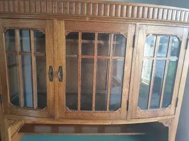 Stilske vitrine: Vitrina u odlicnom stanju Visina 200cm Sirina 135cm Dubina55cm — 11