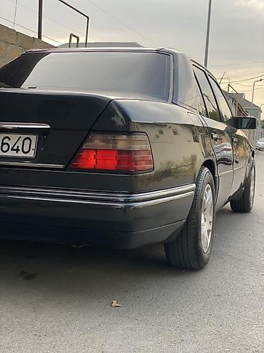 retro masin: Mercedes-Benz E-Class W124 sedan Maror karopka kandisaner idiyal — 3
