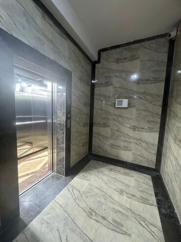 Uzunmüddətli kirayə mənzillər: Şəhər mənzili – geniş və işıqlı - Plan: ayrı qonaq otağı və yataq — 20