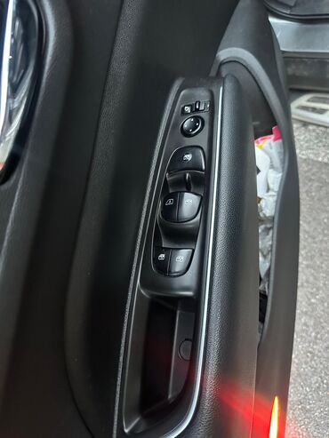 Ssangyong: Ssangyong Korando: 2019 г., 2 л, Автомат, Бензин, Внедорожник — 21