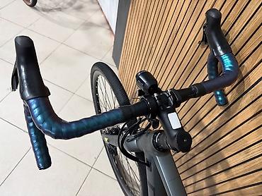 Road bikes: CUBE gravel velosipedi - Çərçivə: yüngül alüminium, daxili kabel — 16