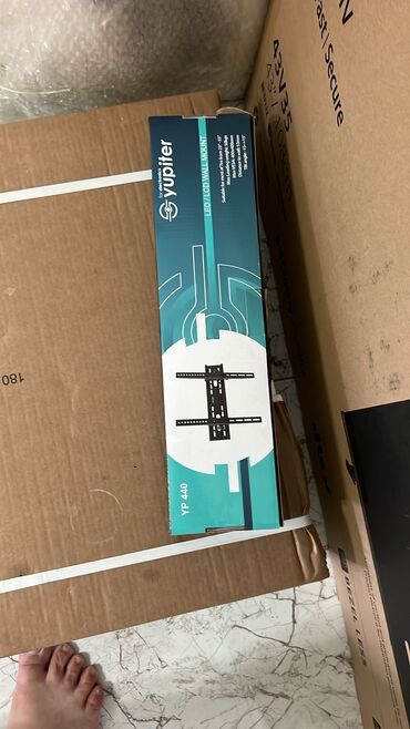 Kronşteynlər: Televizor üçün universal divar kronşteyni, 42-90düyməyə qədər — 7