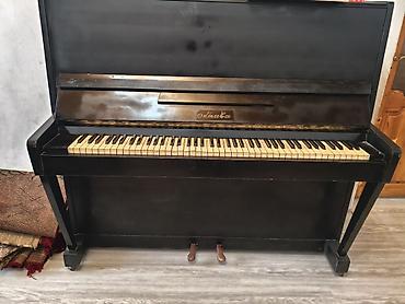 Upright piano – “İstradа” markası - Korpus: klassik qara rəngli — 1