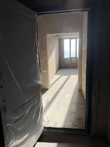 8 мкр: 1 бөлмө, 42 кв. м, Элитка, 8 кабат, ПСО (өзү оңдоп түзөтүп бүтүү үчүн)