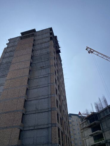 купить квартиру в токмоке: 3 бөлмө, 102 кв. м, Элитка, 12 кабат, ПСО (өзү оңдоп түзөтүп бүтүү үчүн)