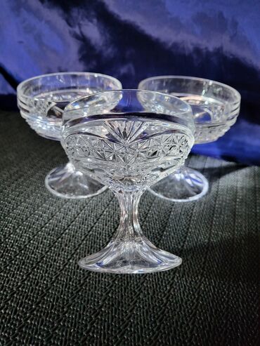 Čaše: Casice kristal Zajecar za zestoko pice iz 70ih. Casice su perfektne ( — 4