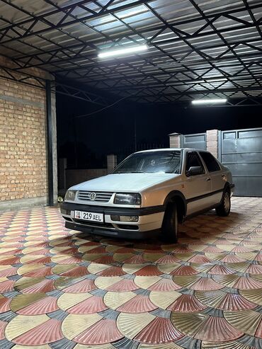 бачок 100: Volkswagen Vento: 1993 г., 1.8 л, Механика, Газ