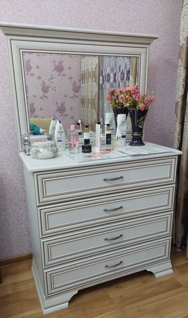 embawood mebel qiymetleri 2018: Embawood Tiffany . Tek tek ve ya hamisi birlikde satilir. Yenidir