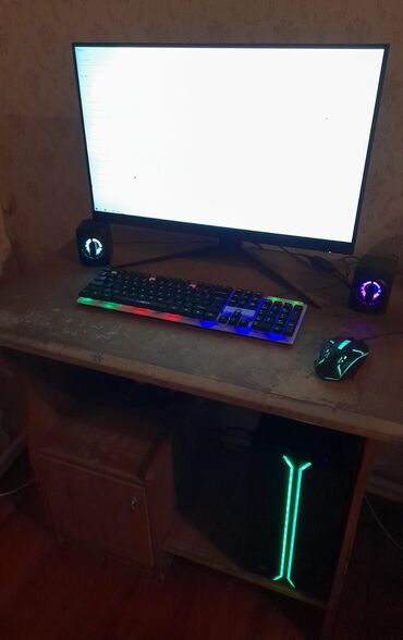 Masaüstü kompüterlər və iş stansiyaları: Manitor msi 24, 144gz oyun ucun.ram 16 core i7 3770.vidiokart rx 560 4 — 2