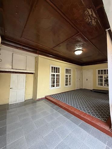 в одной семье: Просторный одноэтажный дом с внутренним двором и навесом. - Закрытый — 2