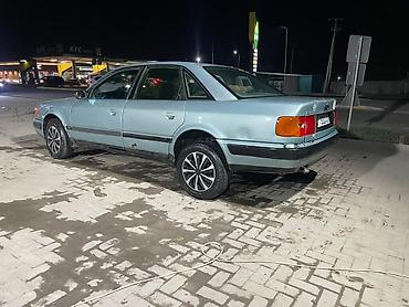 сокулук там: Audi 100: 1990 г., Кол менен иштөөчү, Бензин, Седан — 4