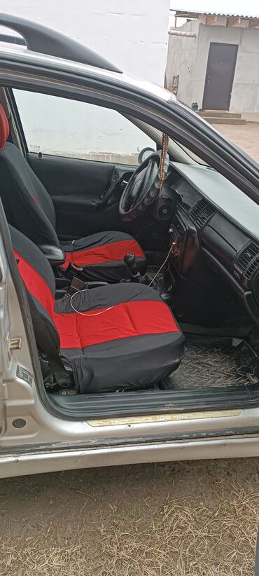 Opel: Opel Vectra: 1999 г., 1.6 л, Механика, Бензин, Универсал — 5