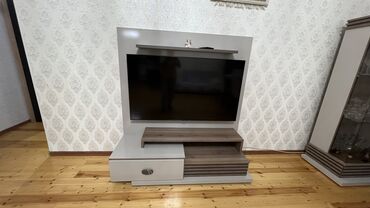 стол для переговоров овальный: İşlənmiş, Jurnal masası, Dolab, Masa və oturacaqlar, Kredit yoxdur, Azərbaycan