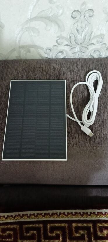 обычный телефон: Продаю солнечную панель 12В для подзарядки сотовых телефонов и