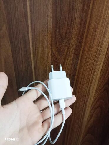 Adapterlər: Adapter Apple, 20 Vt, İşlənmiş