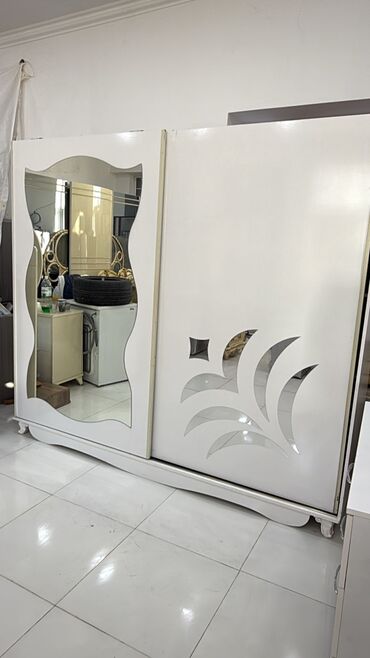 Qarderob, paltar dolabı