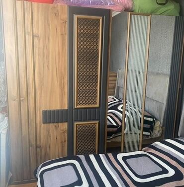 Rəf vitrinləri: Dolab 280₼ ela veziyyetde .En 2.40 hun 2 m der 64 .Unvan Elmler