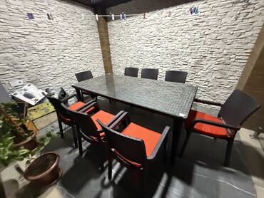 abşivka: Balkon üçün, Açılmayan, Dördbucaq masa, 8 stul